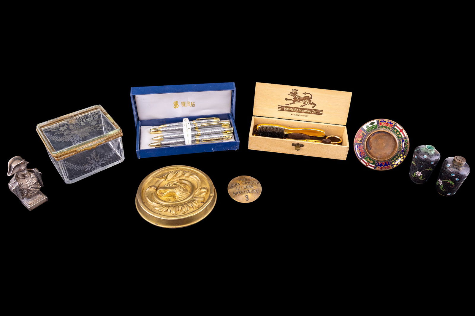 19C Trinket Box, Snuff Bottle, Men's Desk Items (1 of 14)