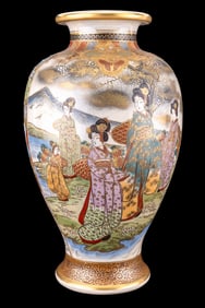 Ikuzan Gold Satsuma Vase