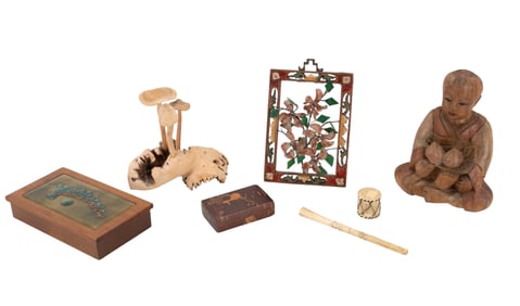 Trinket Box, Case, Carvings inclu Natural Material