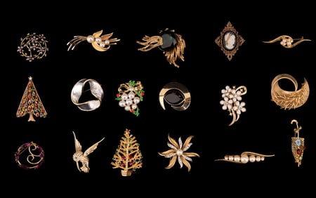 17 Vintage Costume Jewelry Brooches