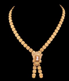 Vintage Gold Tone Necklace with Cameo