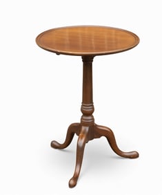 Period-Style Queen Anne Candle Stand