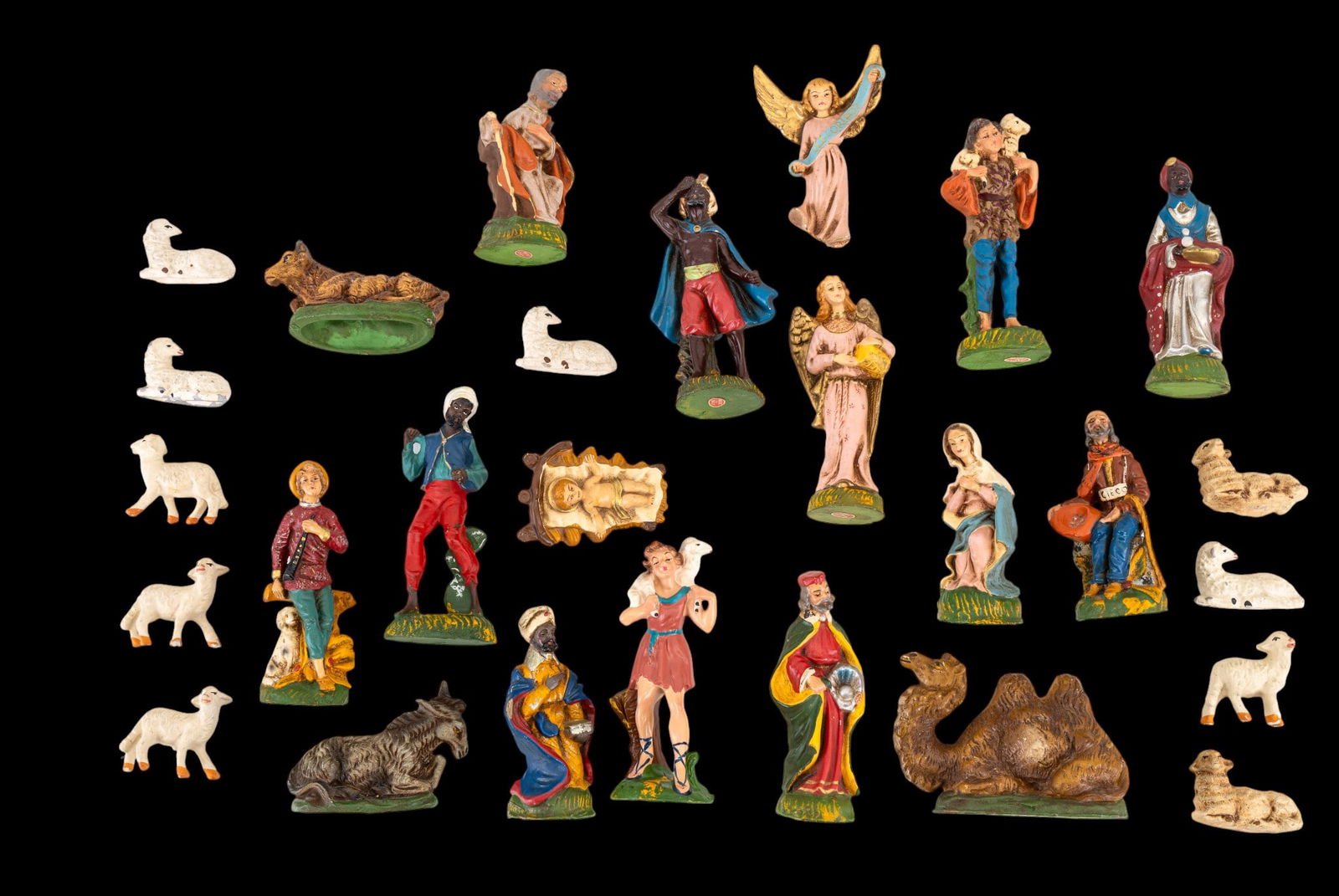 Italian Composition Nativity Figures (1 of 15)