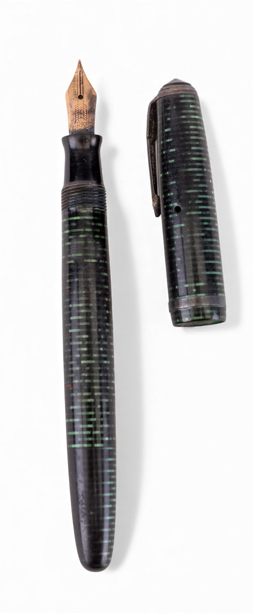 Parker Vacumatic Band Fountain Pen, Azure Pearl: Circa1940 Parker Vacumatic band fountain pen in the Azure Pearl color design, features plunger.