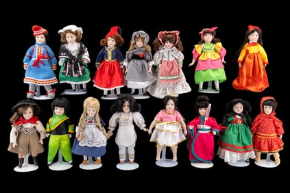 Souvenir Dolls Around the World (15)