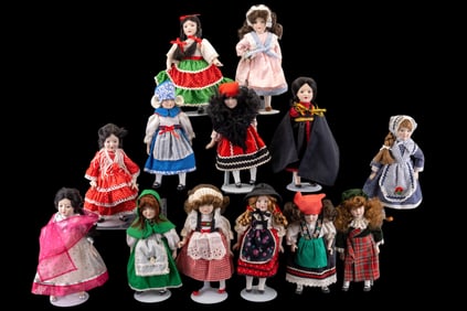 13 World Tour Porcelain Dolls