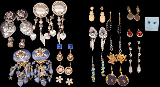 Costume Earrings (19 prs)