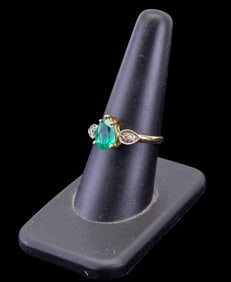 14k Gold & Emerald Ring w/ Diamonds Accents