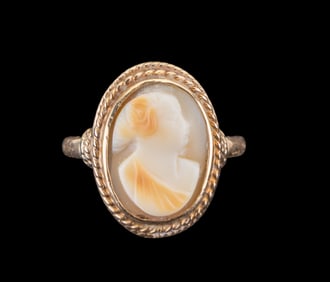 14k Yellow Gold Cameo Ring