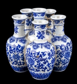 Chinese Blue & White Tulipiere Bud Vase