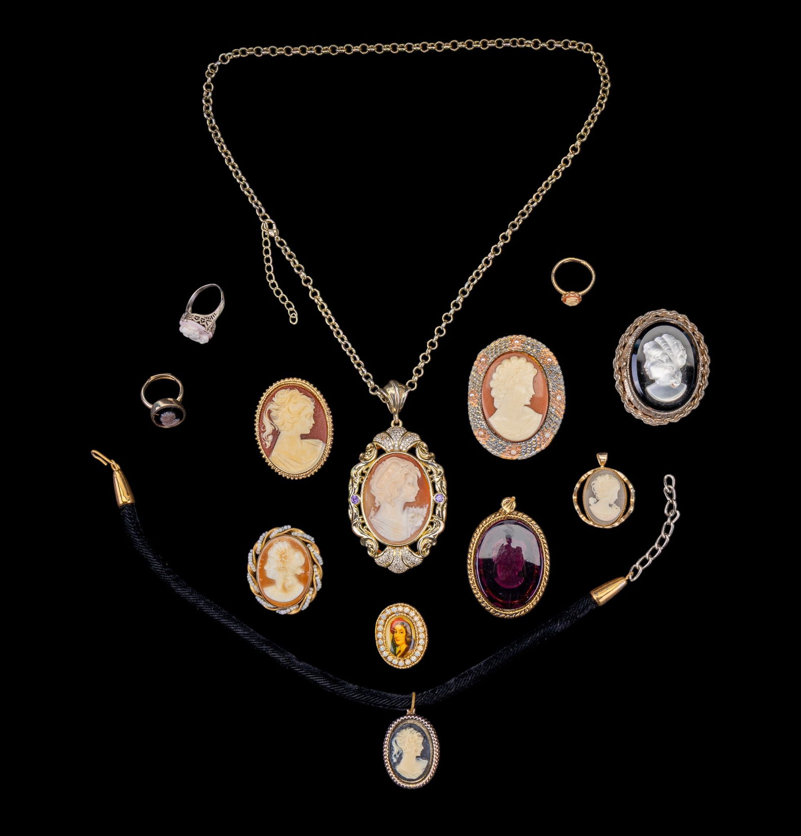 Vintage Cameo Style Jewelry (1 of 12)