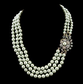 Heidi Daus Green Pearl Necklace
