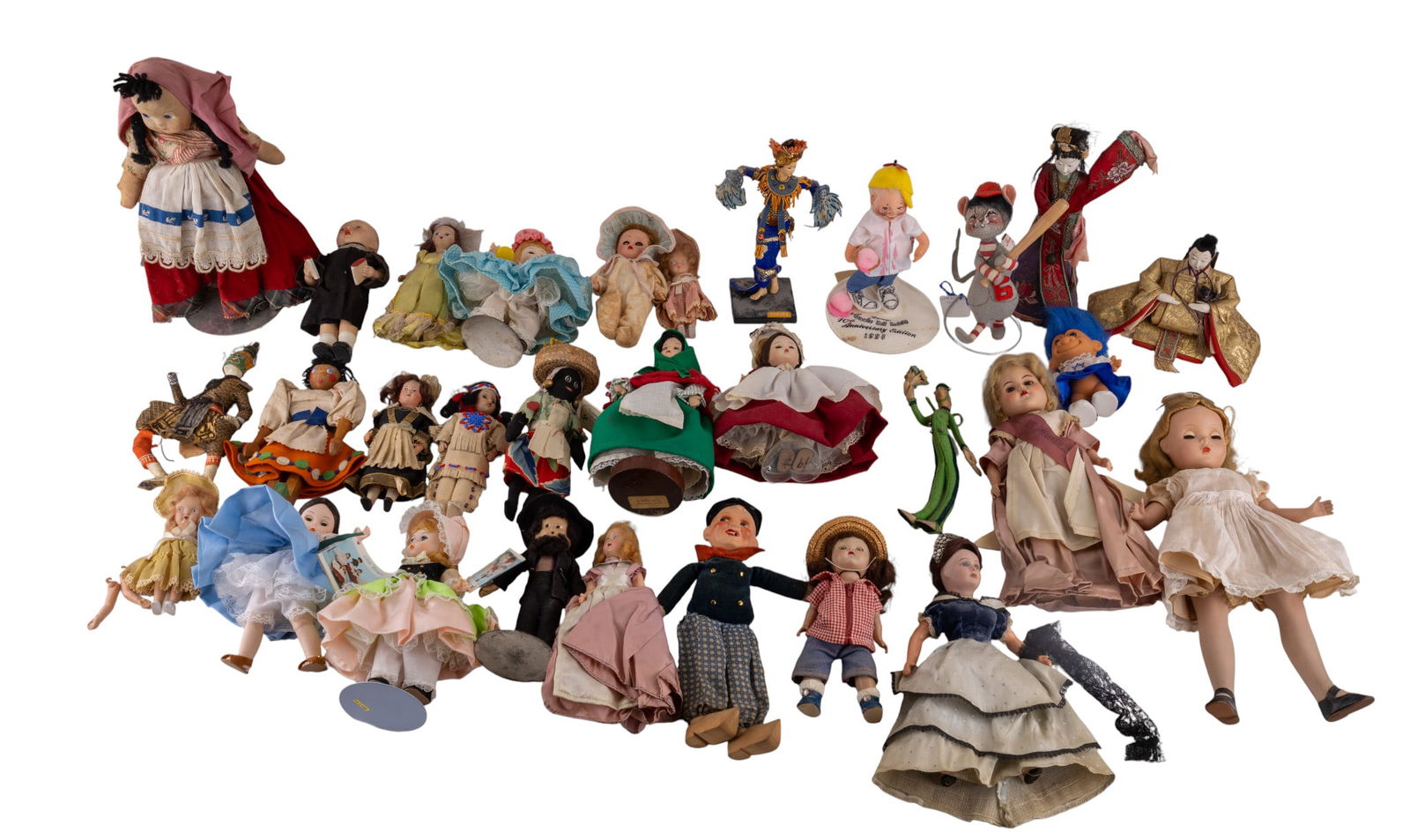 Annalee, Madame Alexander, Troll, and Other Dolls: A large collection of vintage and antique dolls including dolls by Annalee, Madame Alexander, including a 15" Alice in Wonderland doll, Bo Peep, Marme, and the Israel Madame Alexander doll, a Judaic S
