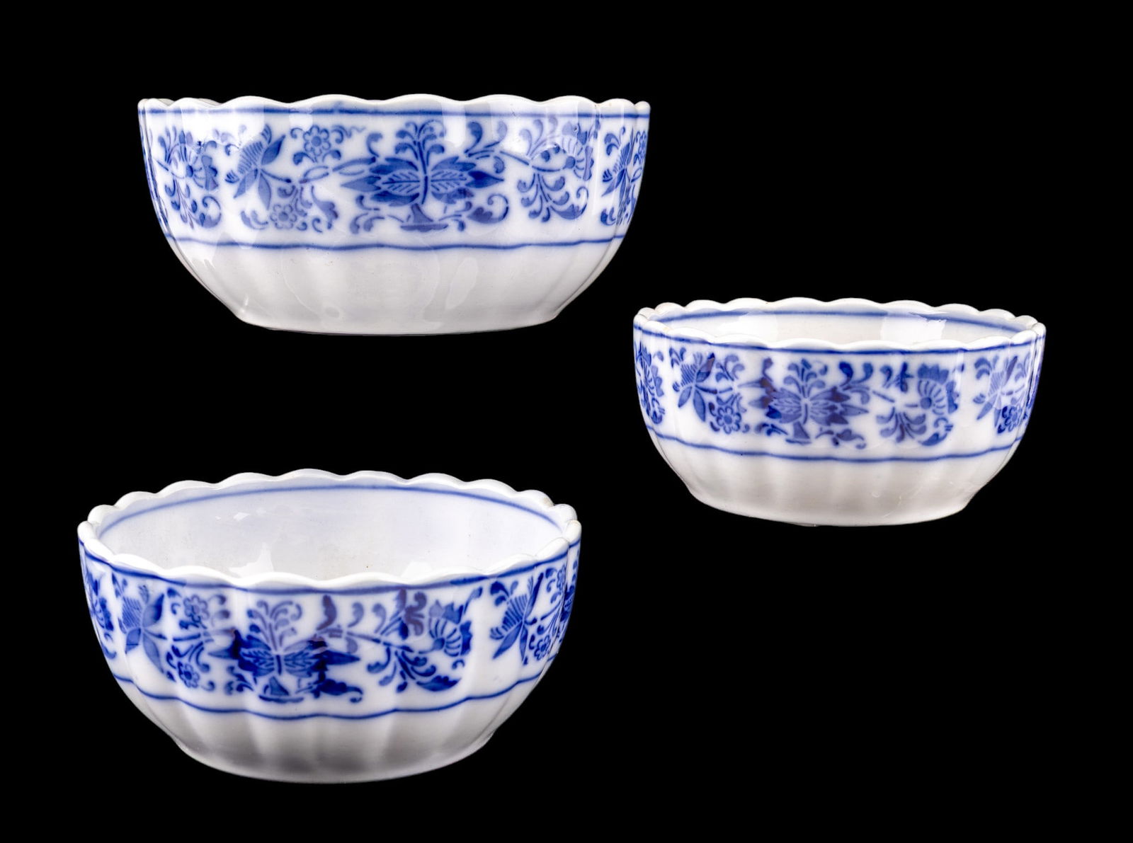 Flow Blue Serving Platter, Blue Onion Pattern - 3