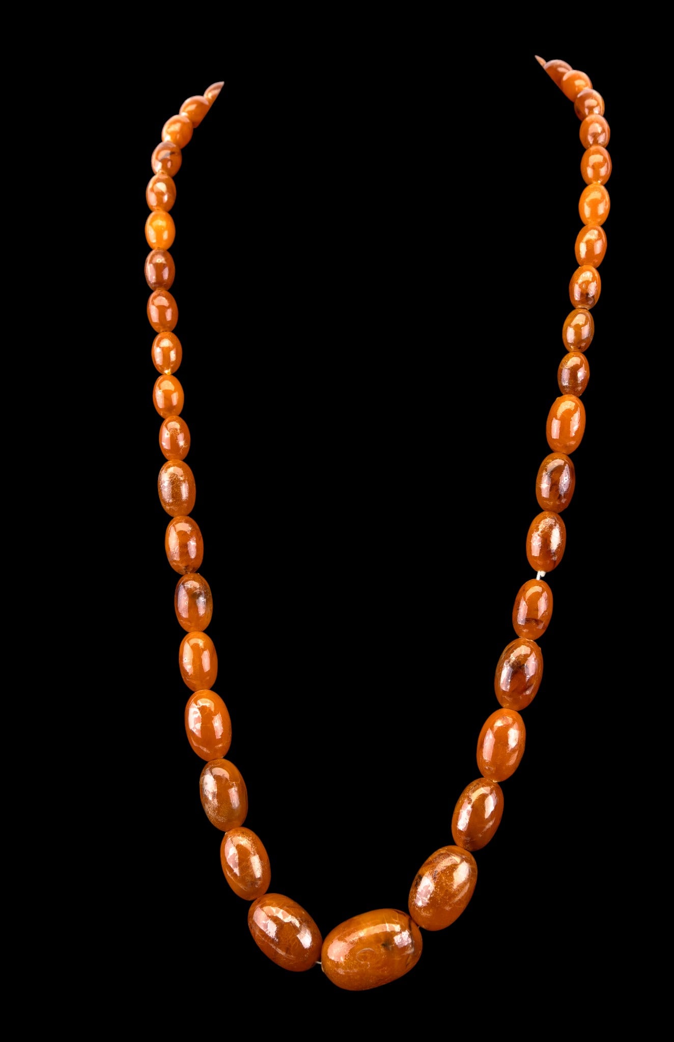 Early Bakelite Necklace (1 of 4)