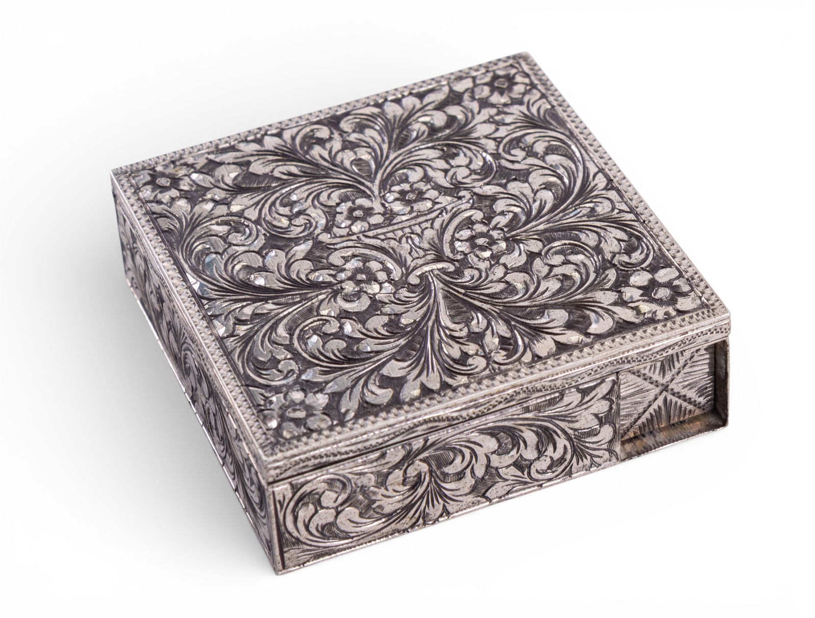 Antique 800 Silver Etched Make-Up Compact (1 of 7)