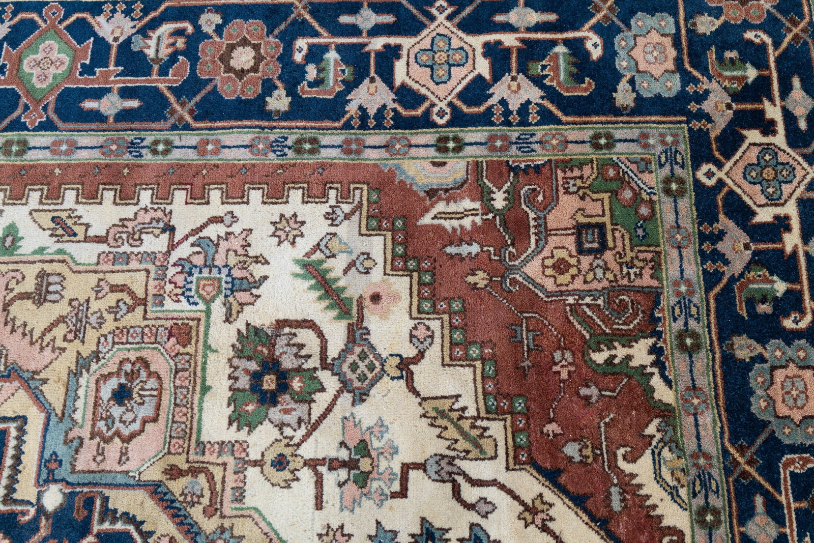 Indian Handmade Serapi Rug - 3