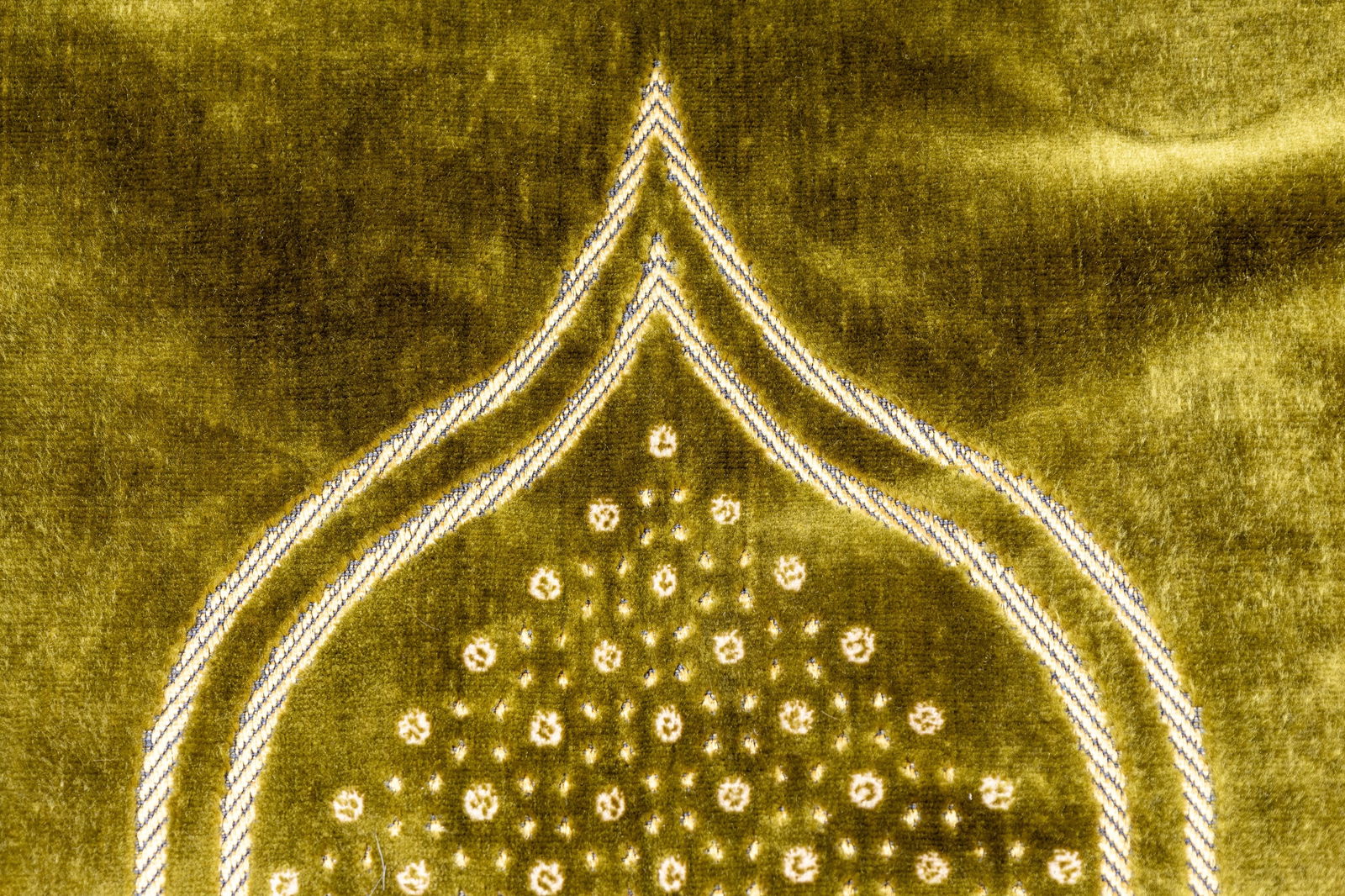 2 Islamic Prayer Rugs - 5