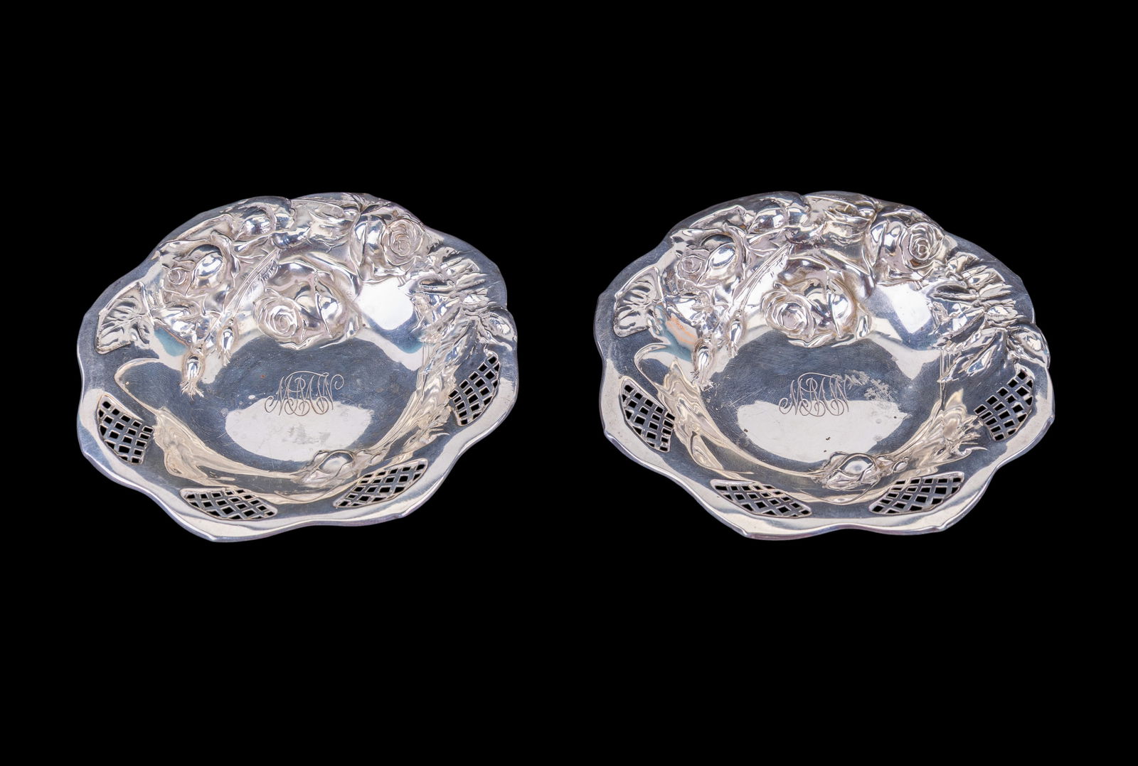 2 Pierced Sterling Silver Dishes (1 of 6)