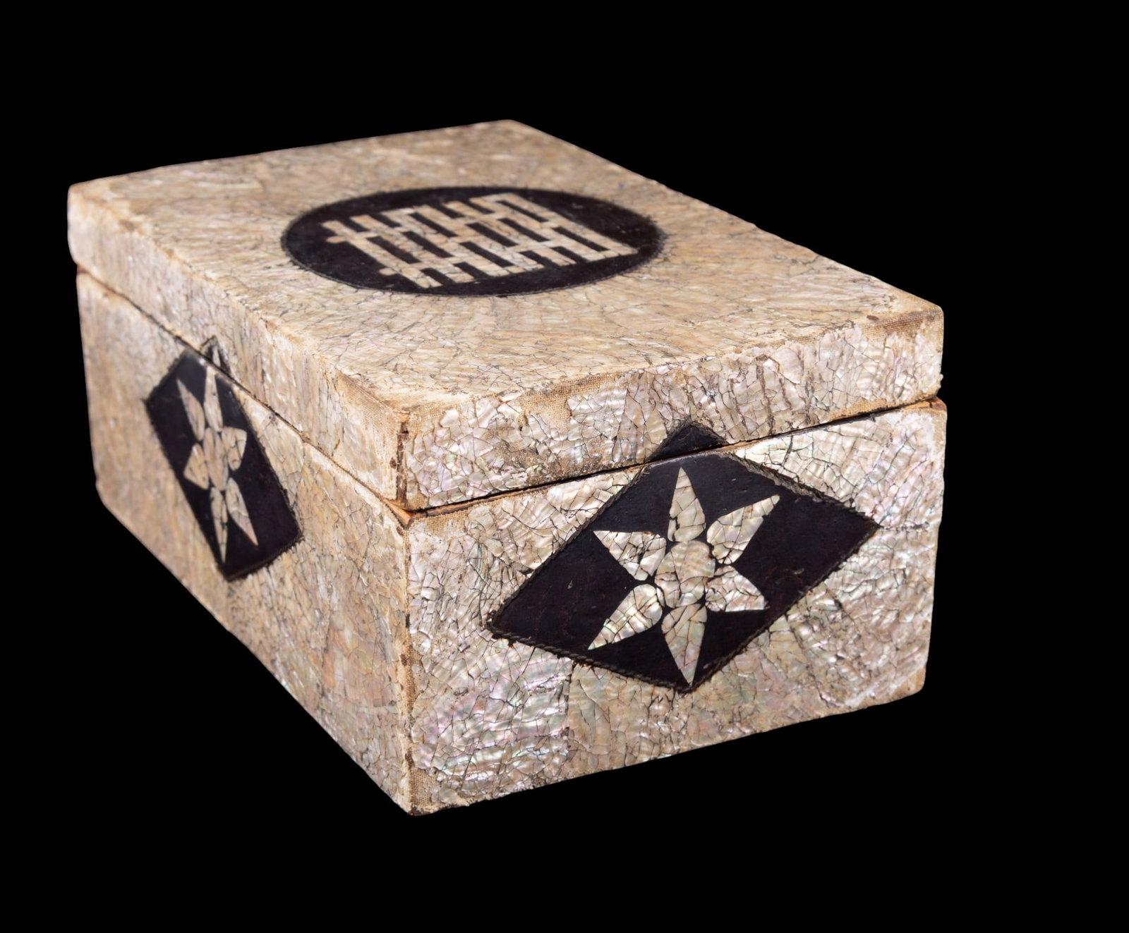 19th C Korean Mother of Pearl Inlaid Box - 4