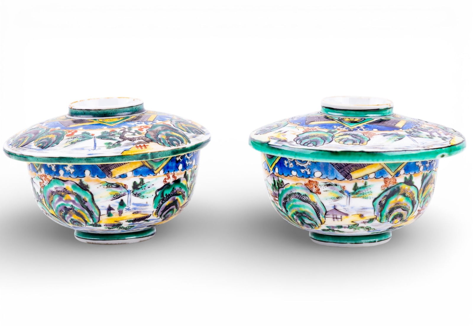 Japanese Kutani Style Lidded Rice Bowls: A pair of matching hand painted Japanese Kutani style lidded rice bowls, measuring approx. 3.5" H x 5" diam.