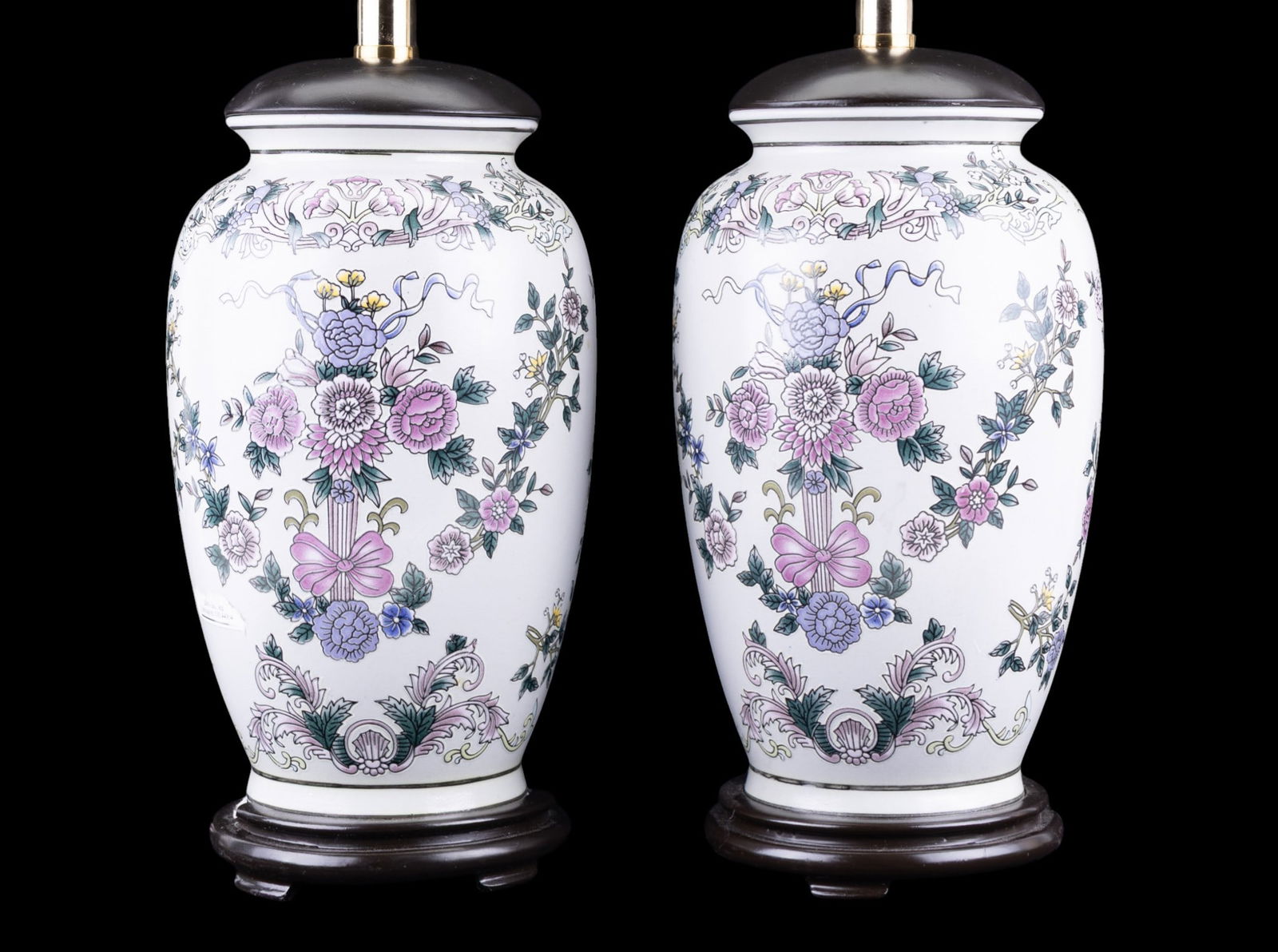 Pair of Vintage Chinoiserie Porcelain Table Lamps (1 of 10)