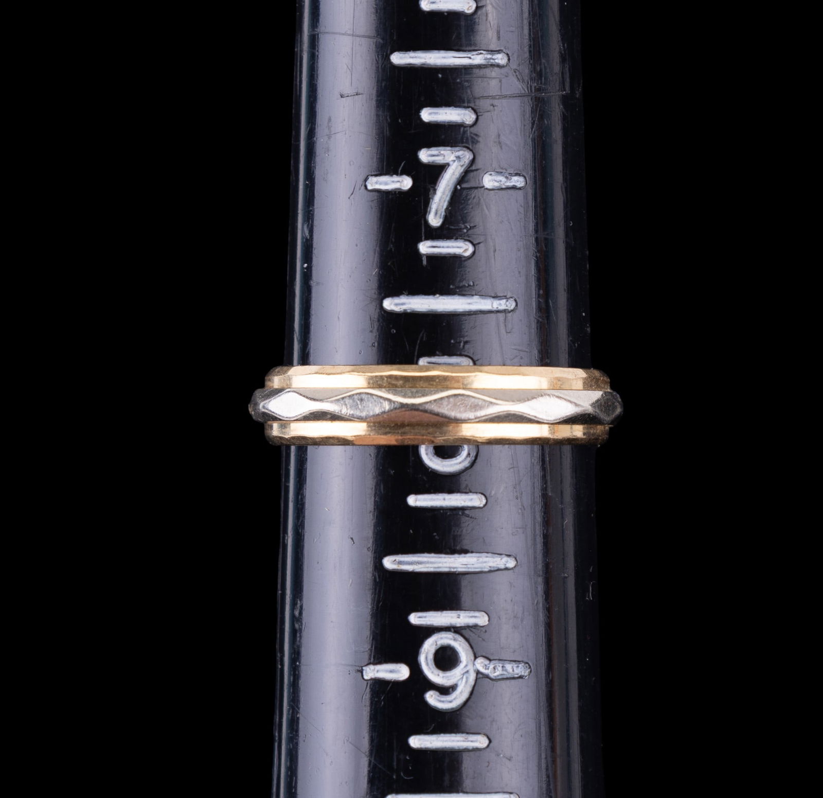 14k Gold Patterned Ring - 4