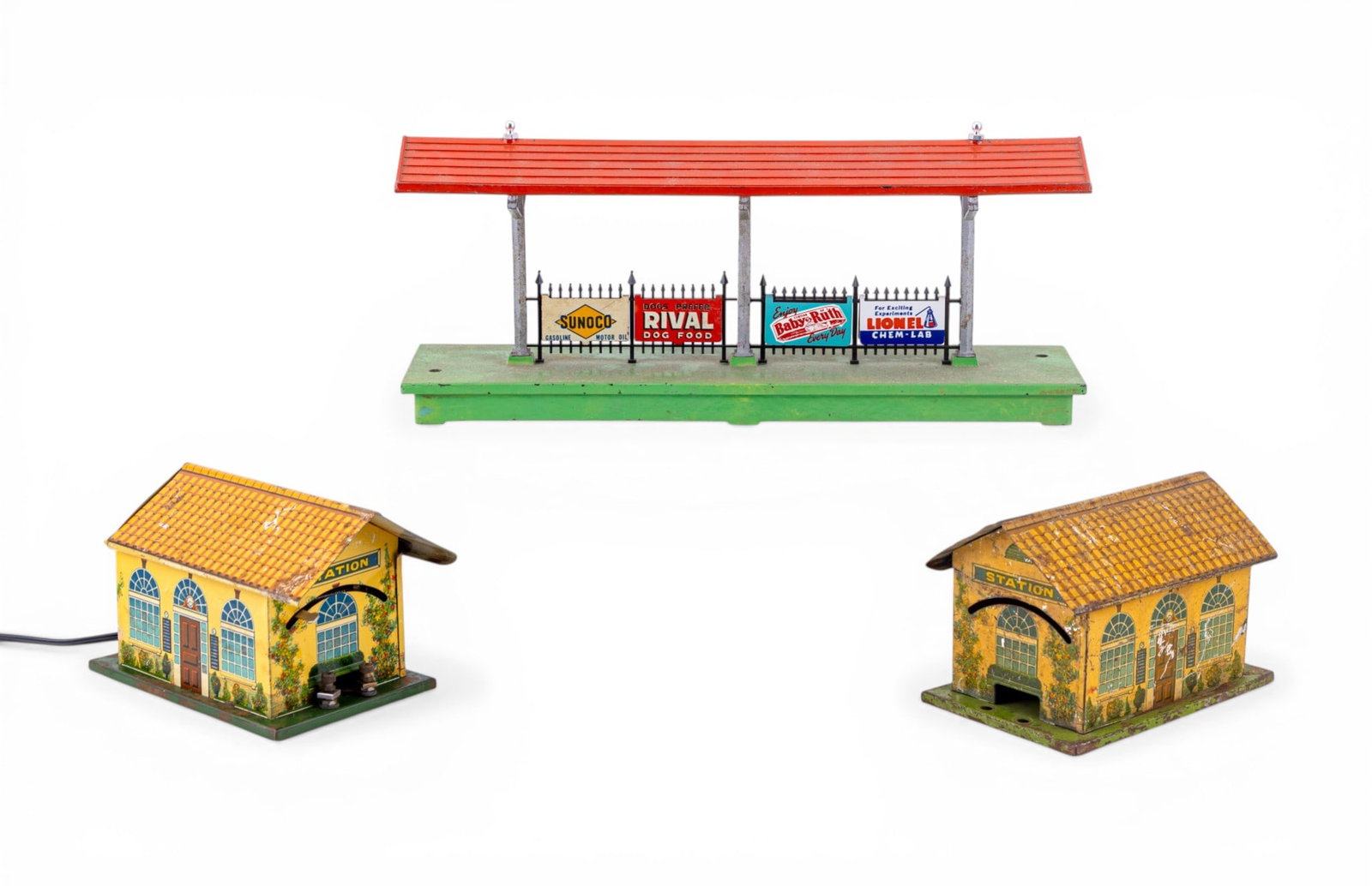 Lionel No. 156 Illuminated Station Platform (1 of 11)