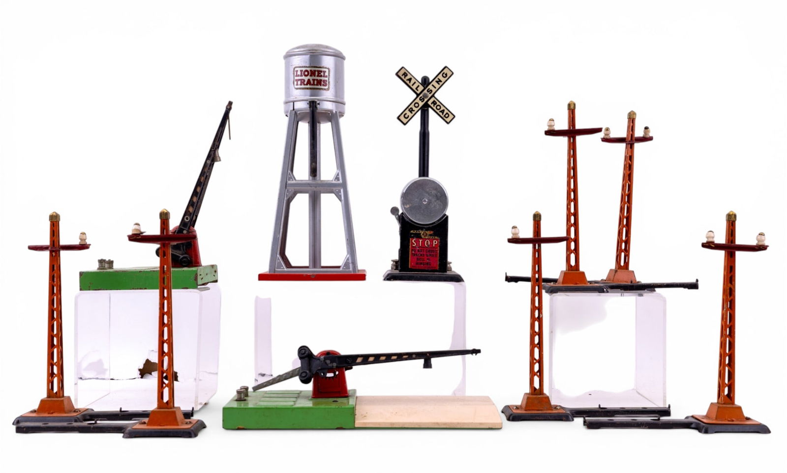 Lionel and Marx Vintage Tinware Train Accessories (1 of 14)