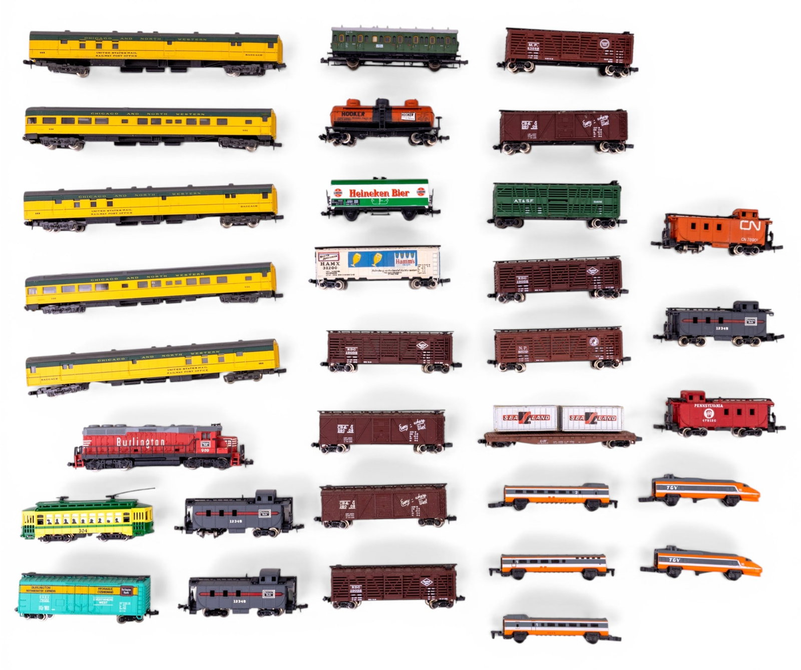 Atlas, Bachmann, and Other N Gauge Train Cars (1 of 15)