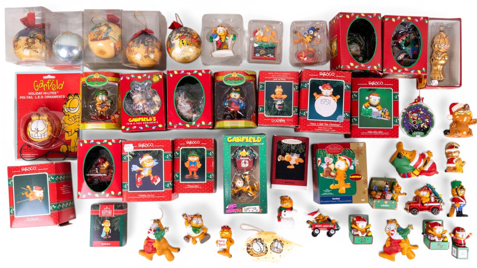 Large Group of Vintage Garfield Ornaments (1 of 8)