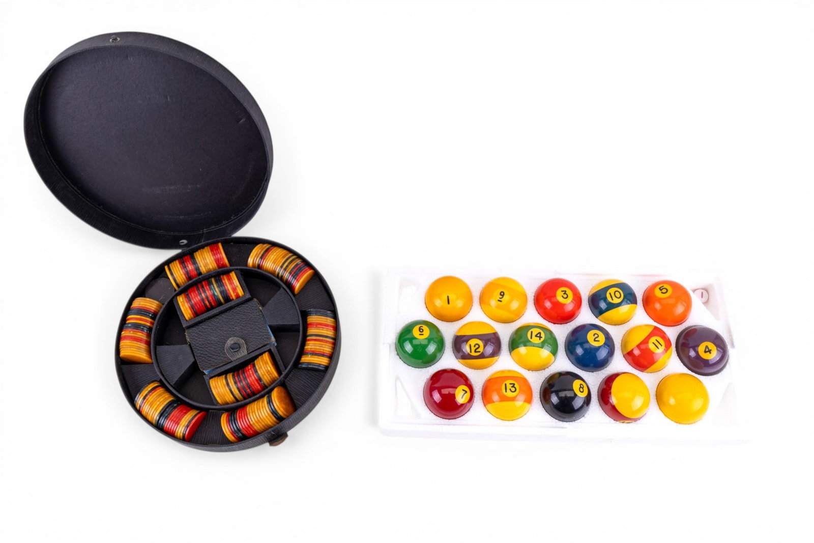 Bakelite Poker Chip Set & Billiard Balls (1 of 9)