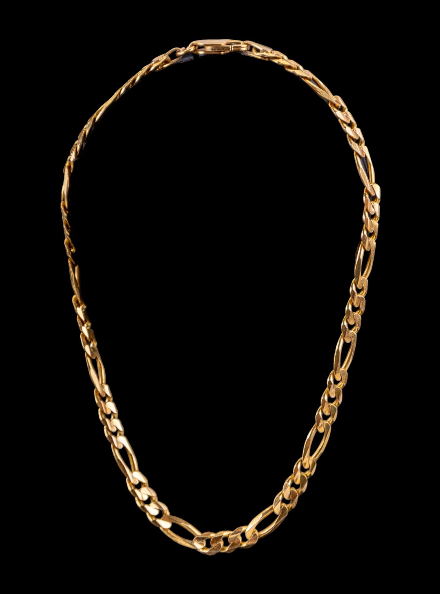 10K Gold Figaro Bracelet: A 10K gold Figaro chain bracelet, weighs approx. 4g. NEW BUYERS MAY NOT PAY WITH CREDIT OR DEBIT CARD. If this is your first purchase at Keystone Auctions LLC, payment must be made with cash, check (i