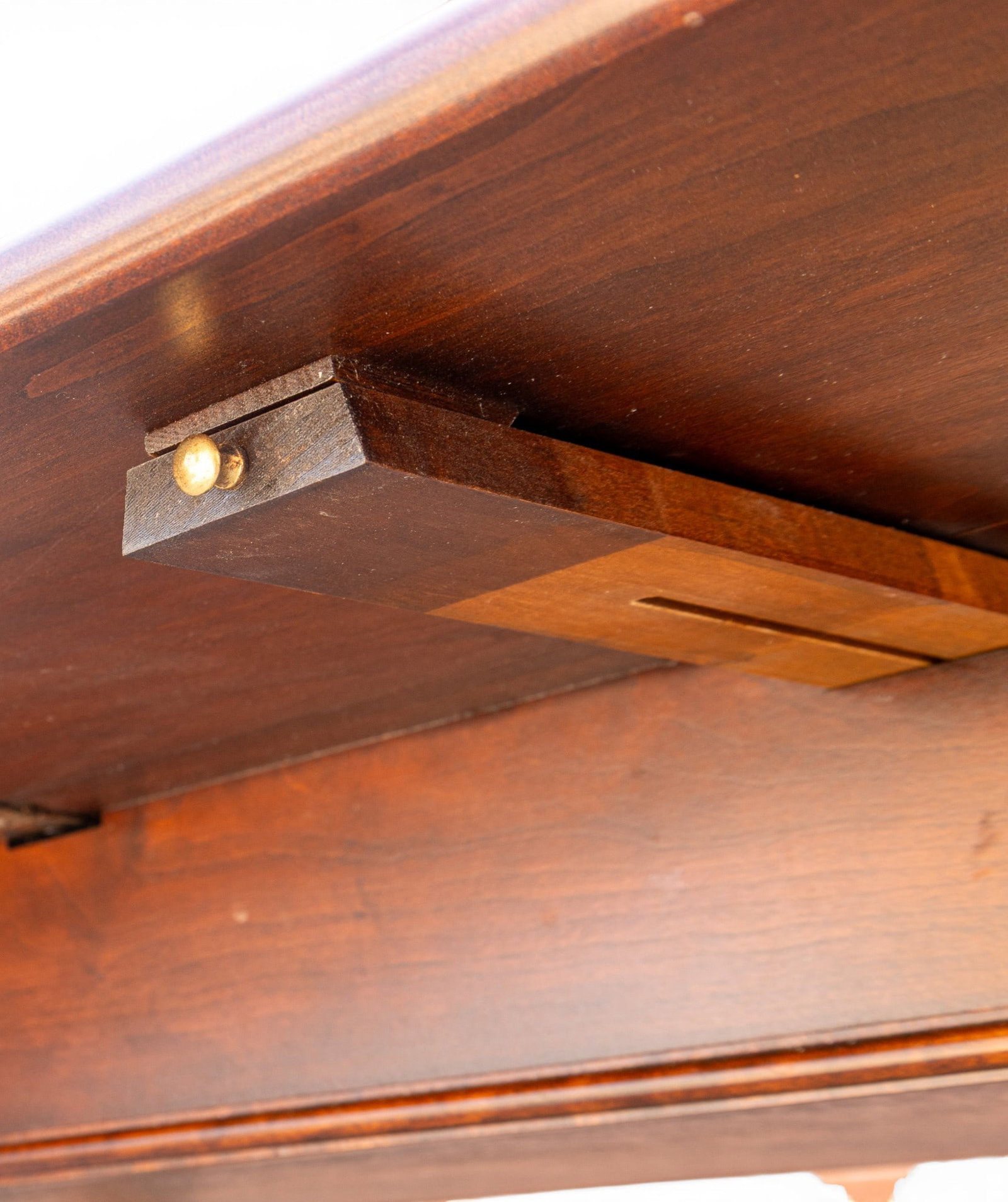 Hepplewhite Style Cherry Drop Leaf Table - 11