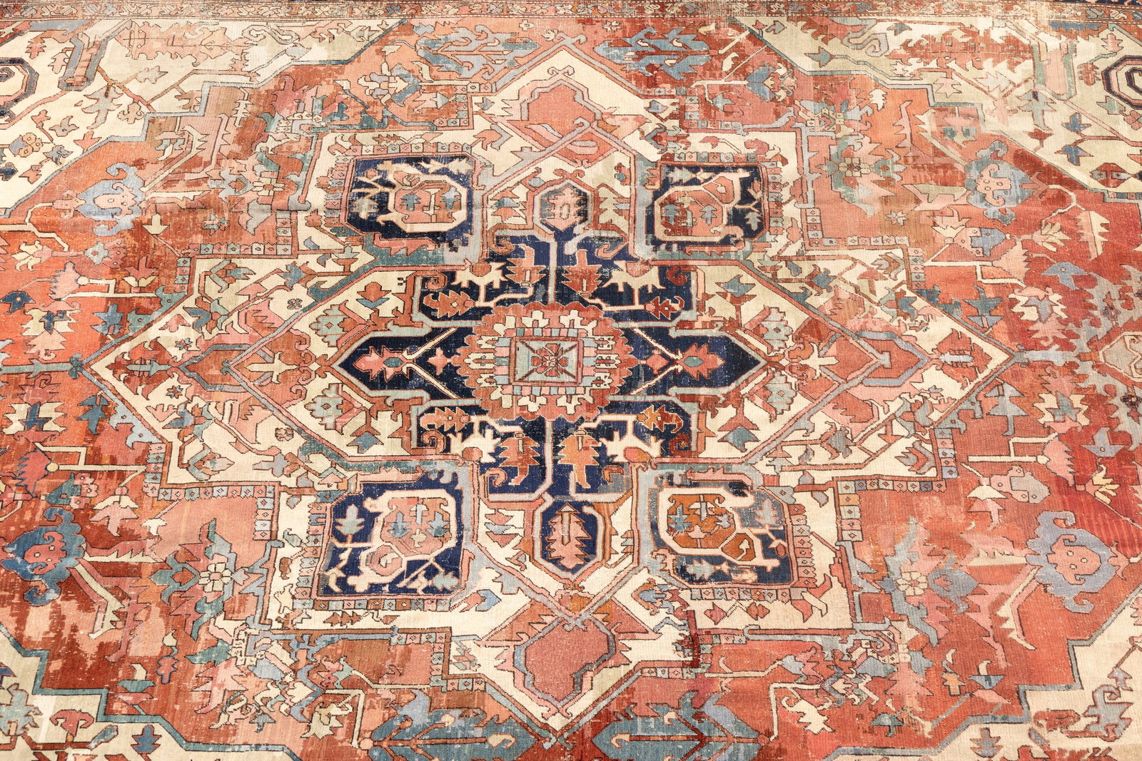 Persian Serapi Rug - 3