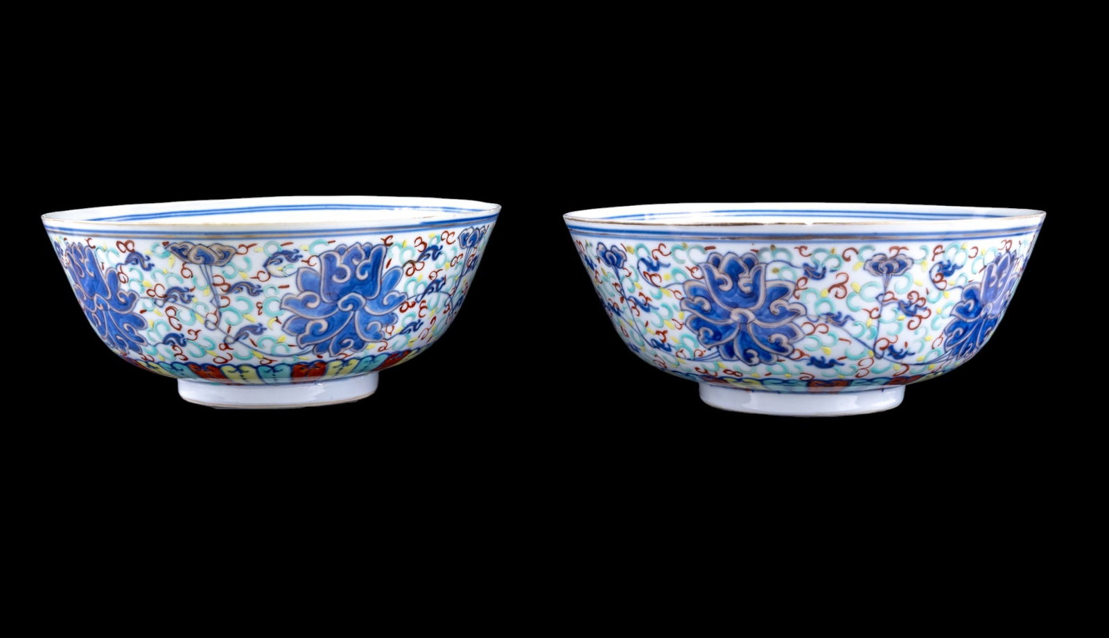 Pair of Chinese Famille Rose Porcelain Bowls (1 of 11)