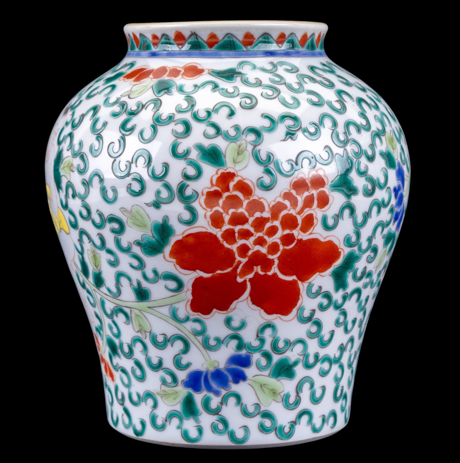 Chinese Porcelain Vase w/ Figural Decoration (1 of 9)