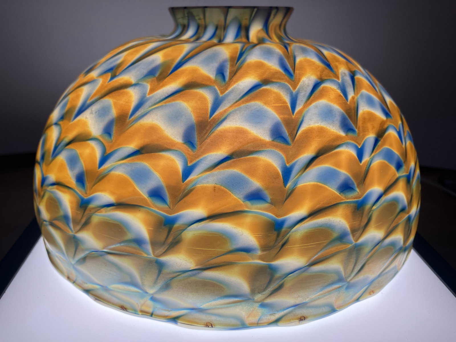 Tiffany Studios Desk Lamp, Iridescent Shade - 12