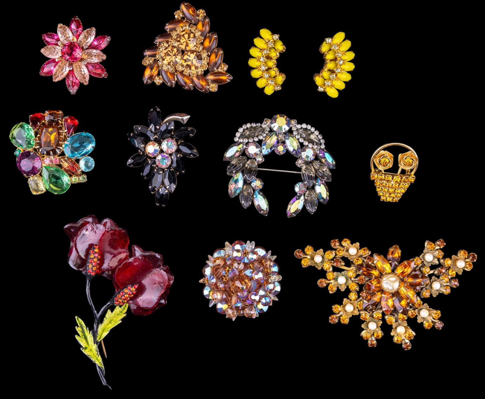 Outstanding Rhinestone Brooches (1 of 4)