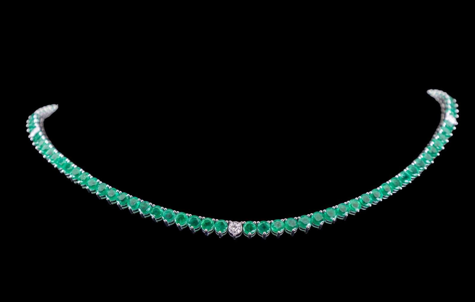 18K White Gold Emerald Necklace (1 of 9)