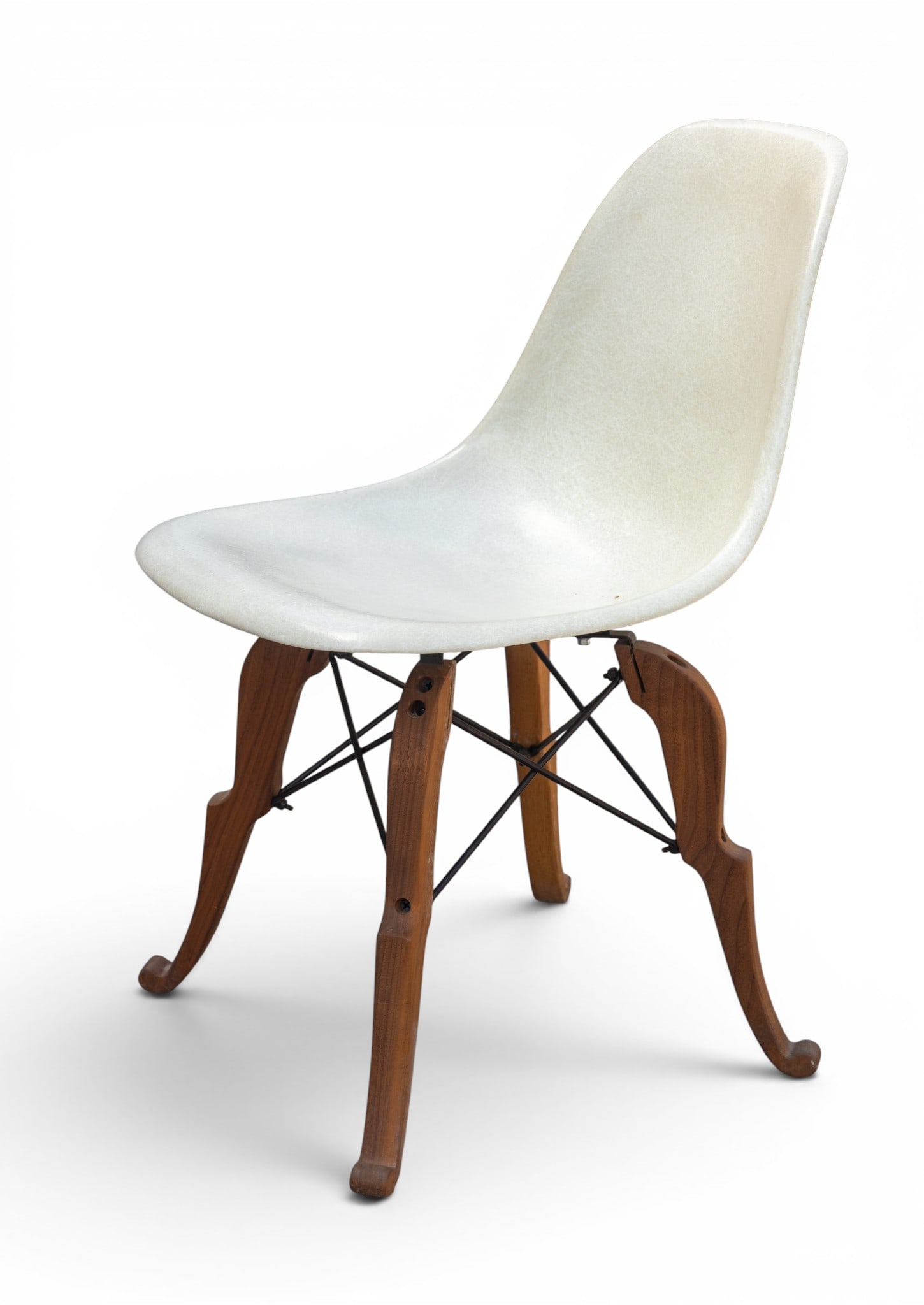 White Eames-Style Shell Chairs (4) - 9