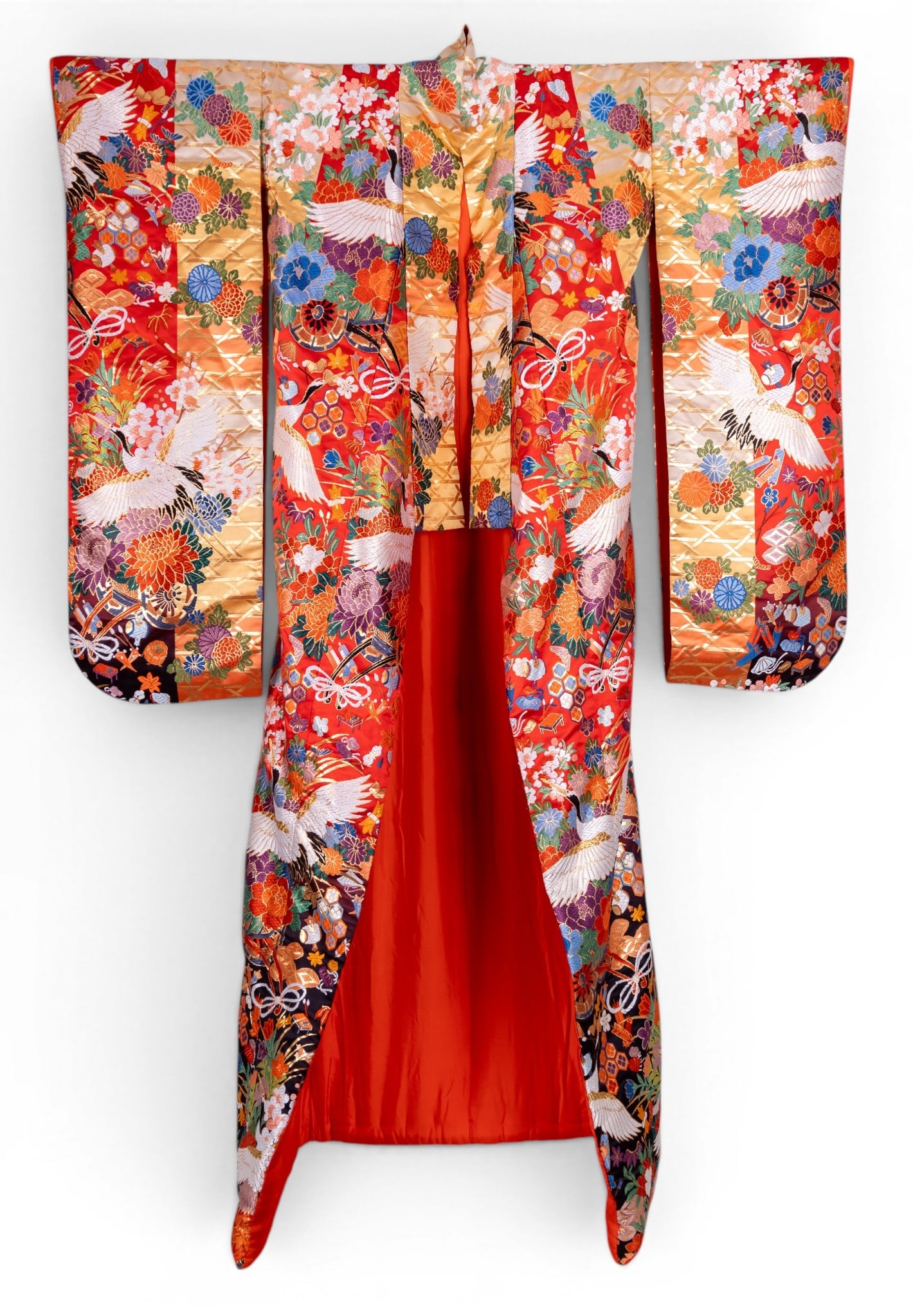 Iro-Uchikake Japanese Wedding Kimono: A vintage Iro-Uchikake measuring approx. 78" hem to collar x 52" cuff to cuff x 42" sleeve drop. Featuring cranes, red silk, floral patterns, embroidery and more. Item in good condition as seen in pho