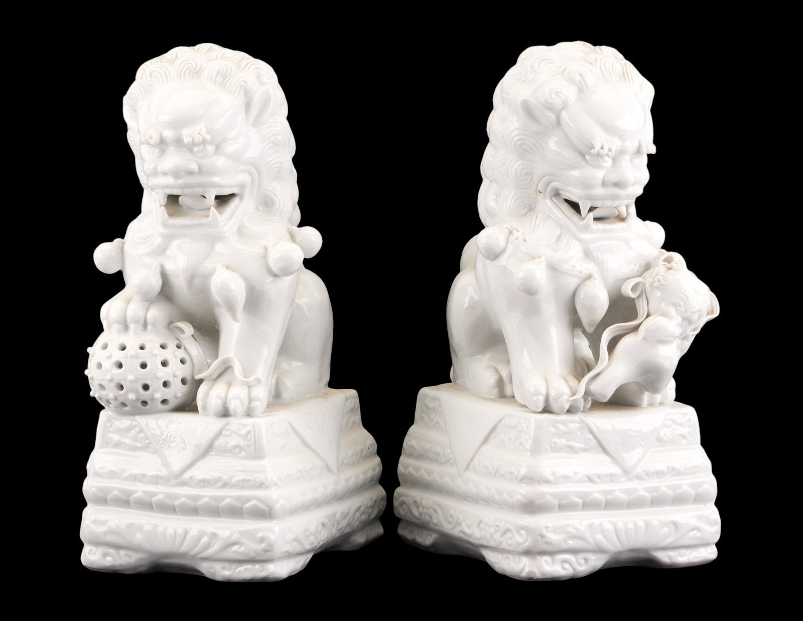 Blanc de Chine Foo Dog Pair (1 of 10)