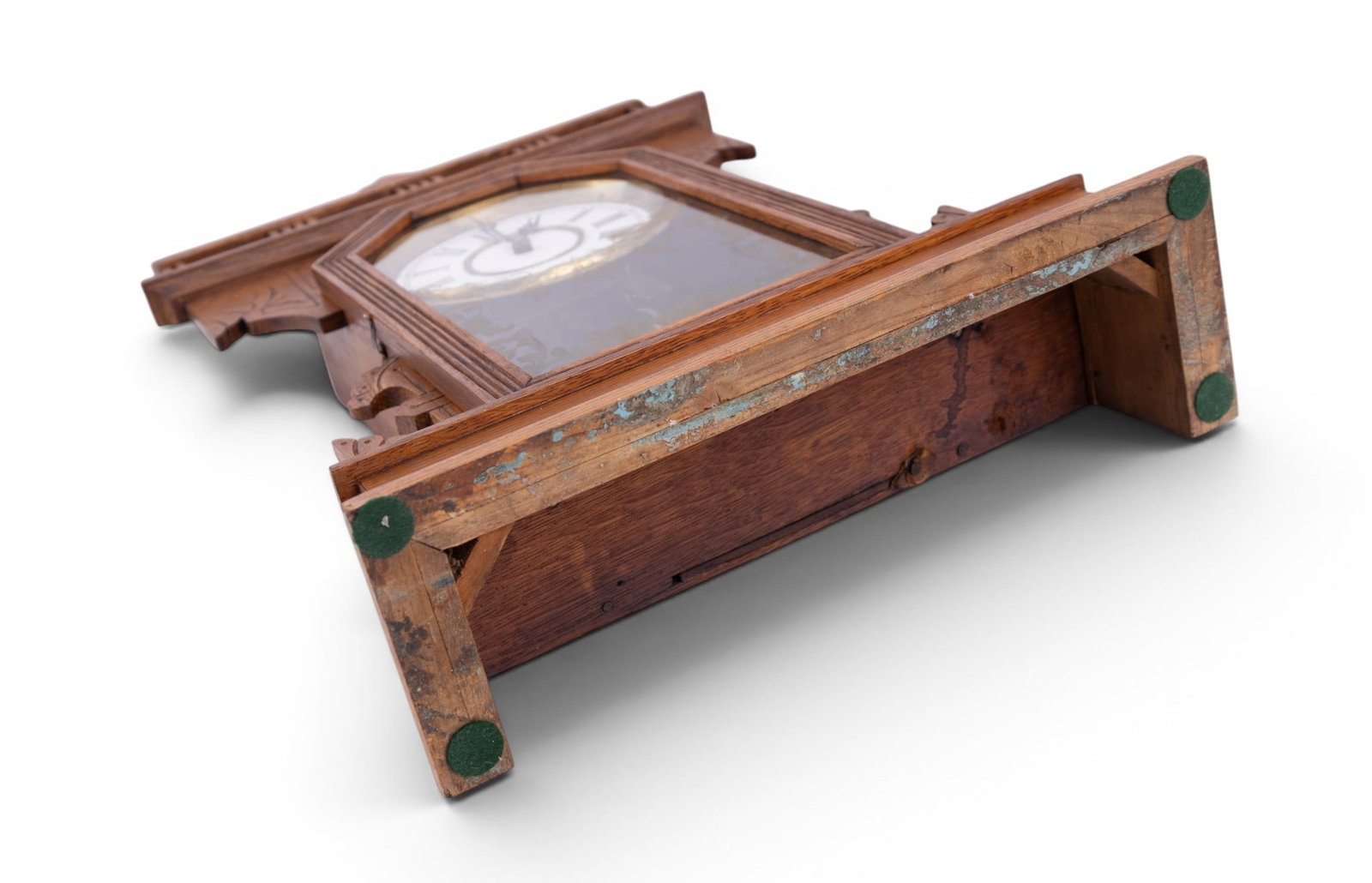 Gilbert "Salmon" Model Gingerbread Clock - 12