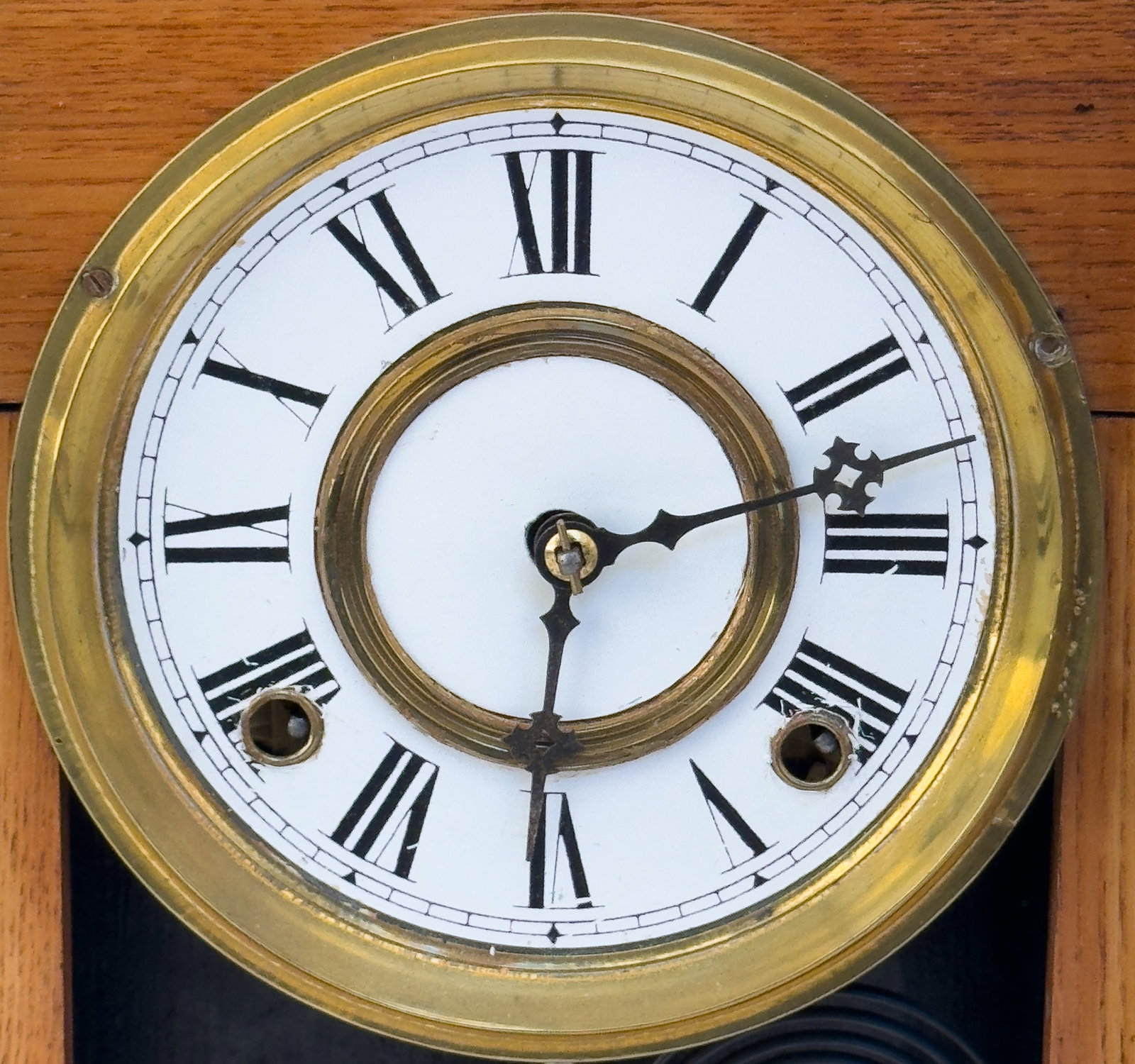 Gilbert "Calpe" Model Hanging Wall Clock - 3