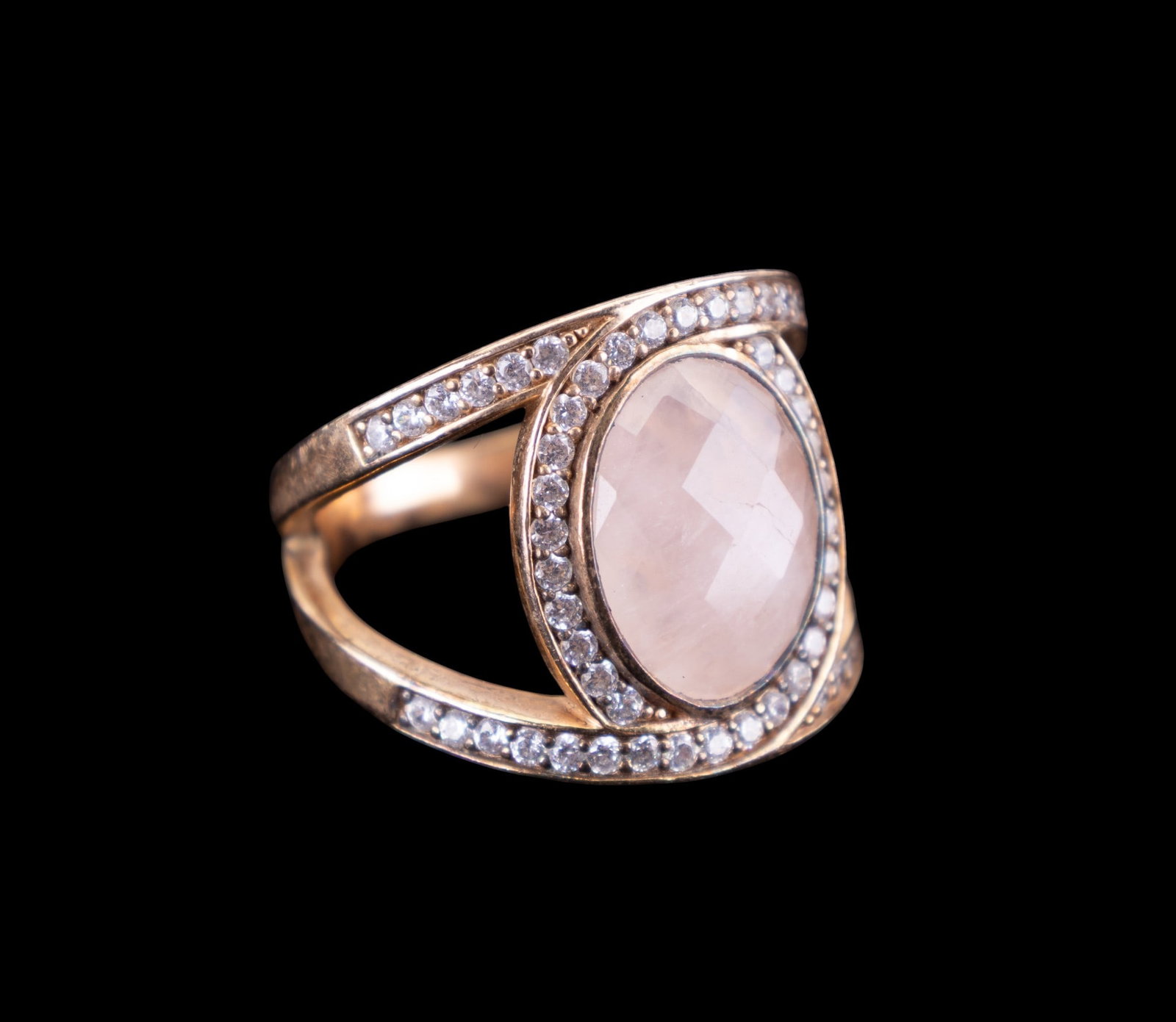 Thomas Sabo Sterling Ring: Sterling Silver ring set with rose quartz and crystal, signed Thomas Sabo