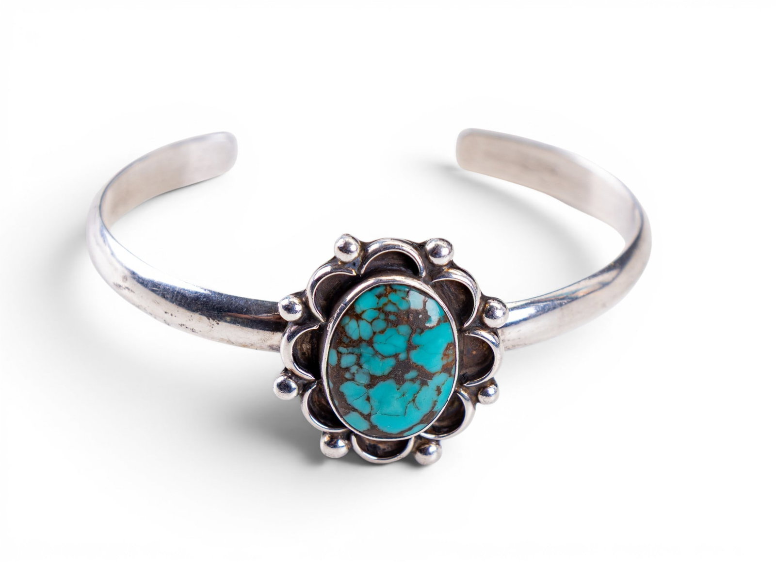 Chimney Butte Native Bracelet: Sterling silver and turquoise vintage bracelet and signed Chimney Butte and Nugvemajz.