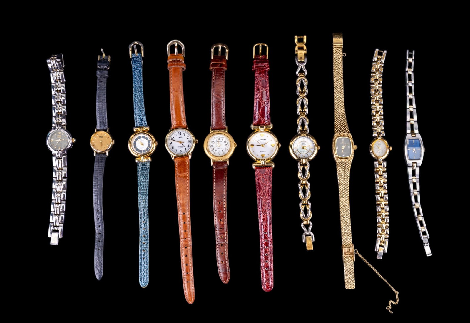 Ladies Collection of Watches: Vintage collection of 10 ladies watches with both metal link and leather watch bands. Watch brands includes Seiko, Citizen, Pierre Cardin, Oscar de la Renta, and Timex.