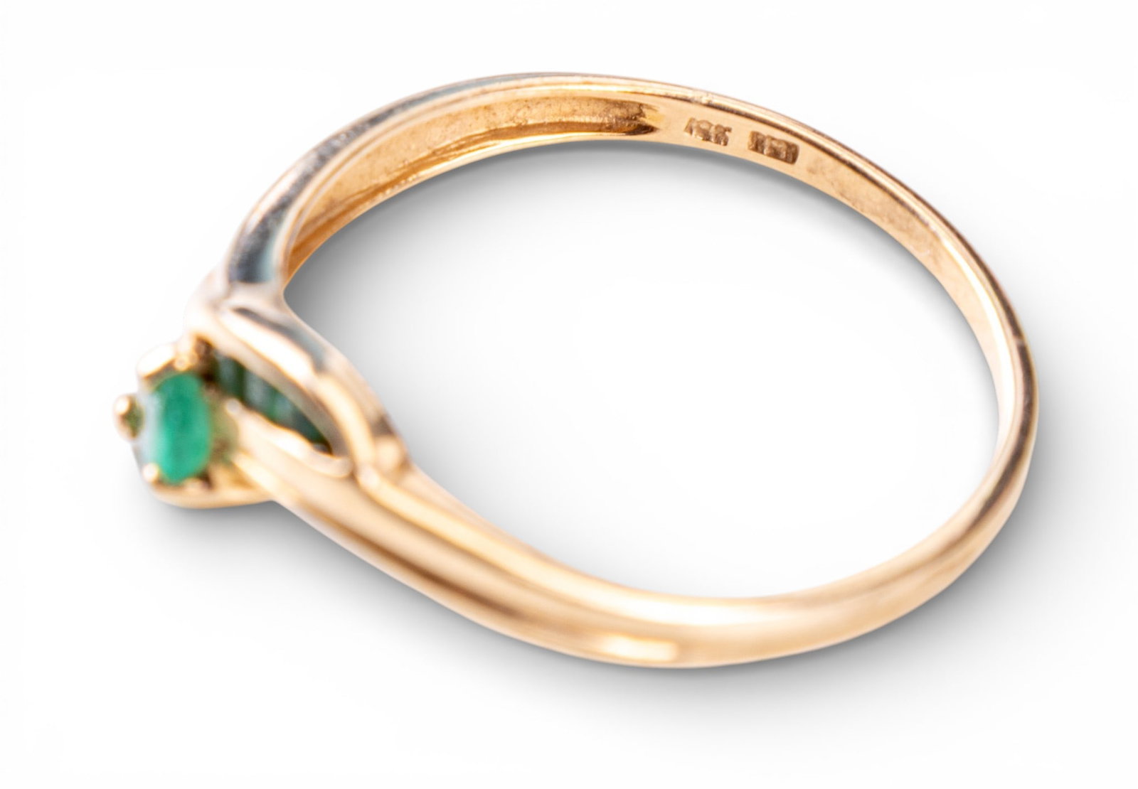 10K Gold Emerald Ring - 4