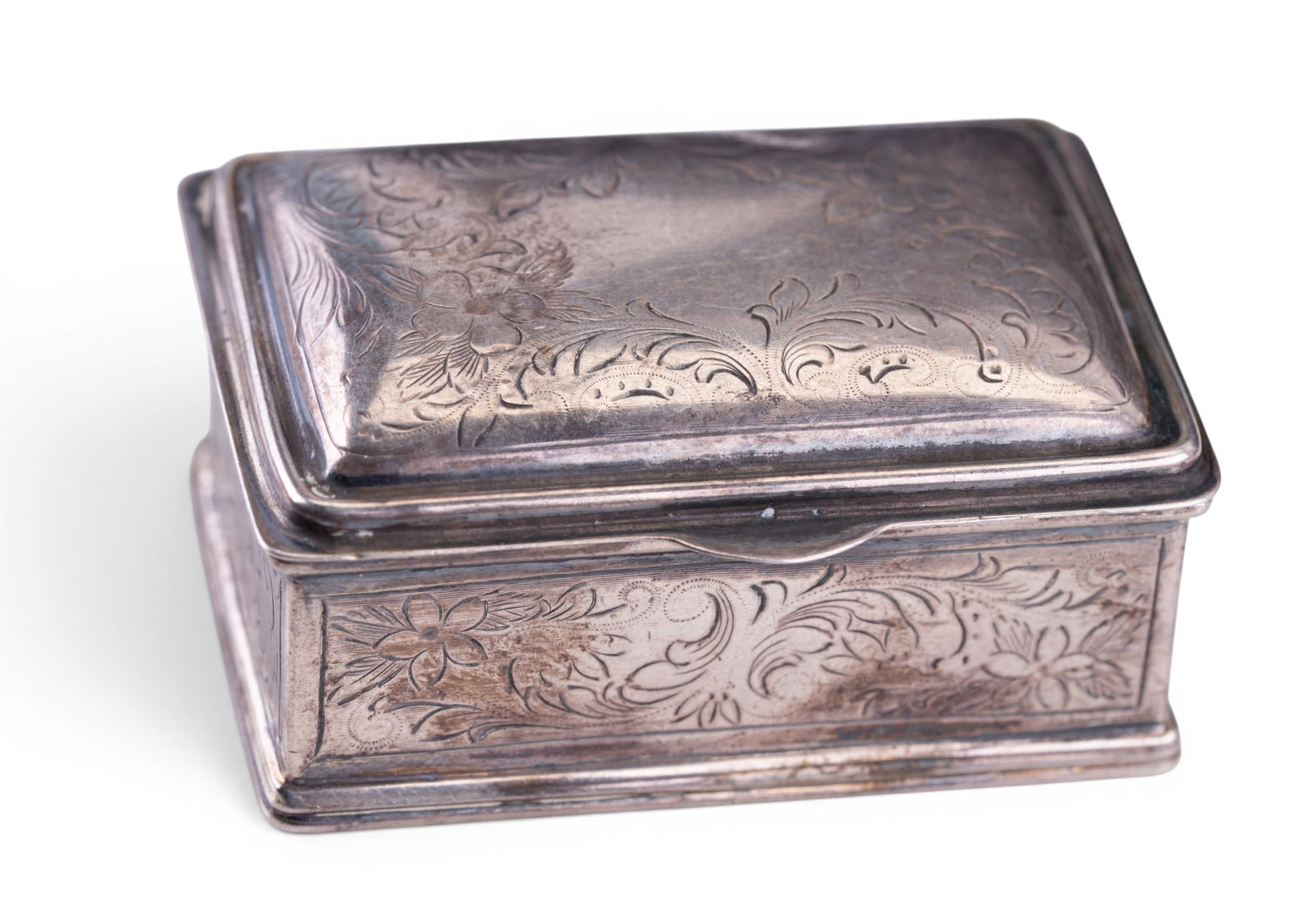 Antique Etched Sterling Silver Stamp Box: An antique Edwardian etched sterling silver stamp box, measures approx. 2.25" W x 1.5" D x 1" H.
